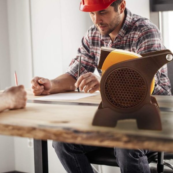 Lasko Pro Performance High-Velocity Utility Fan With Integrated Power Outlets - Image 5